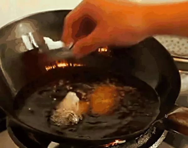 雞翅換種口味,來試試下這道貴妃雞翅,簡單幾步,孩子盤底都舔了