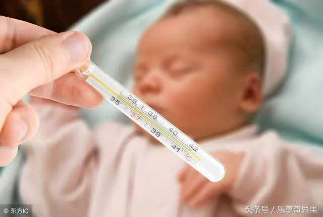 女子順利生下4胞胎,婆婆急忙問護士寶寶性別,親媽卻瞬間大哭