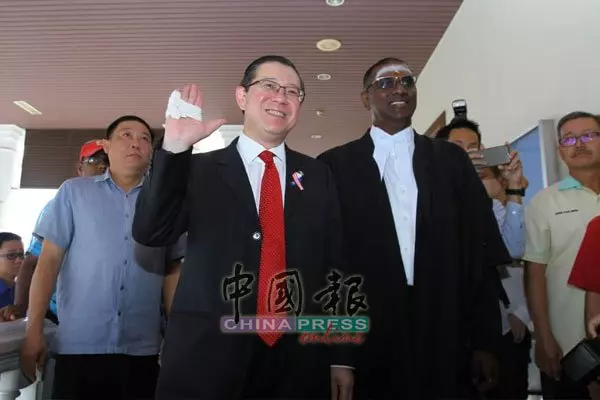 證實本報報導 控方撤案 林冠英與彭麗君無罪釋放