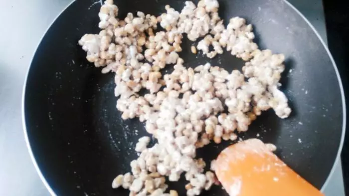 瓜子都愛吃,一顆一顆吃嫌慢?分享一個大口吃瓜子的絕妙辦法!