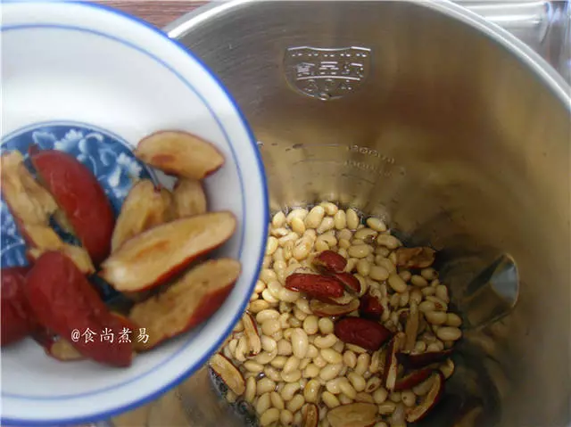 這款自製飲品,營養低脂,簡單快手,女人每天喝一杯,延緩皮膚衰老!