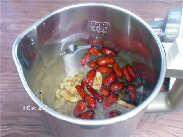 這款自製飲品,營養低脂,簡單快手,女人每天喝一杯,延緩皮膚衰老!