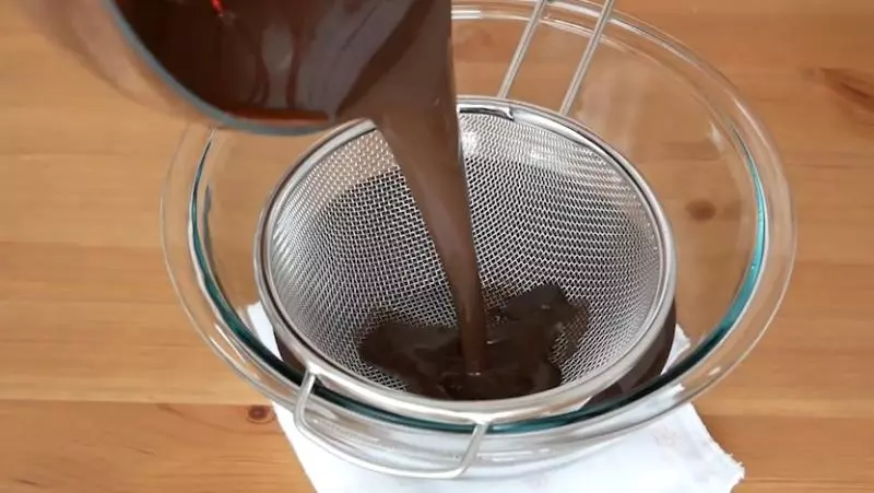 可可千層蛋糕,一口煎鍋就能做出的甜點