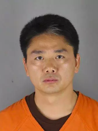 超正奶茶妹成抹茶妹妹...千億夫被捕照曝光!王思聰驚爆「價錢沒談妥」急刪文