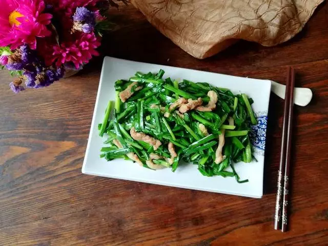 炒韭菜不是不熟,就是炒過火,只要做對這一步,炒的韭菜脆嫩可口~