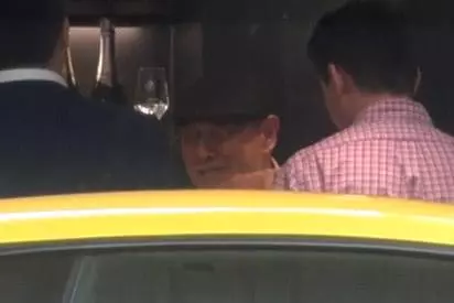 74歲劉丹和林保怡等好友聚會,喝完啤酒威士忌依然毫無醉意!