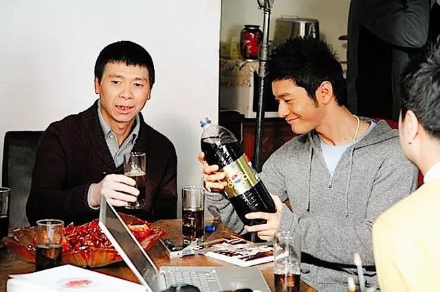 黃曉明家庭背景終曝光,隱瞞整整10年,網友誇讚:楊穎好眼光!