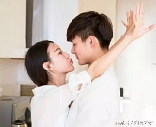 第一次見家長你家的男人都光著膀子吃飯,你還怪我不吃飯就走了