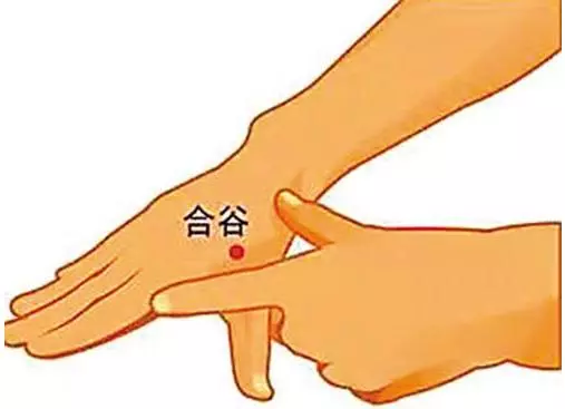 晨起必做3件事,堅持1月,排出體內「黑臭宿便」,身體輕5斤!
