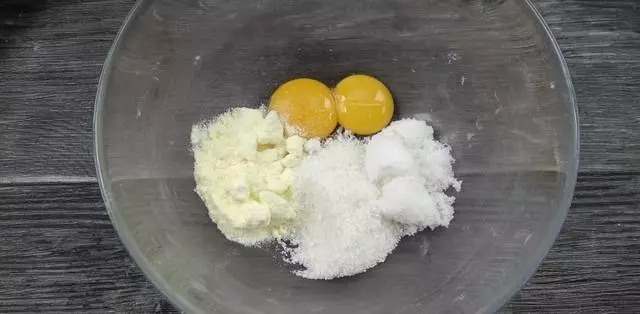 一塊紫薯做月餅,不用烤箱,軟糯香甜,放涼也不硬!
