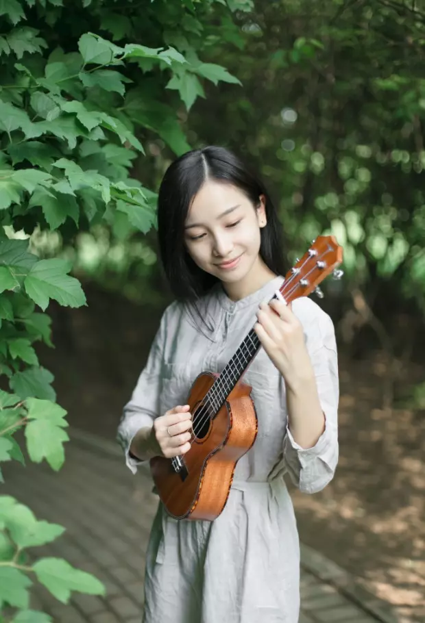 原來《延禧》明玉私底下是音樂才女⚡ 會彈會唱, 連廣東歌《囍貼街》也難不倒她? (內有視頻! )