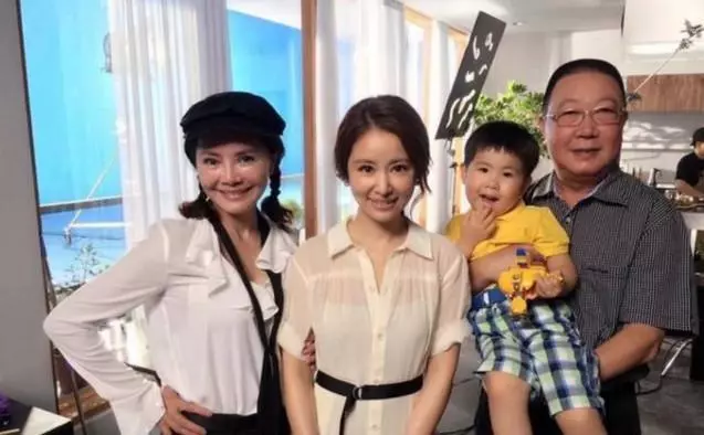 完全不像71歲的婆婆!霍建華媽媽正臉大曝光!❤美艷程度直接把林心如比下去!