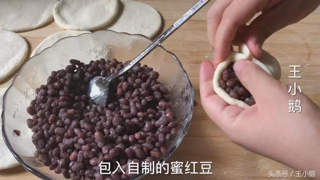 紅豆不只煮粥了,試試新做法,外酥里軟,金黃誘人,做法還簡單