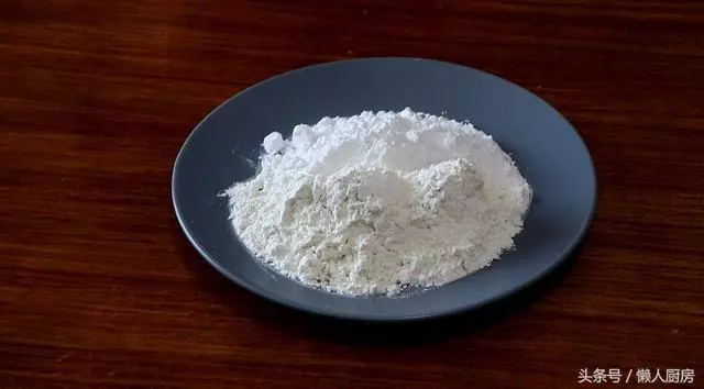 教你自製鹽酥雞,做法簡單易學,這樣裹粉炸出來有好看的鱗片狀