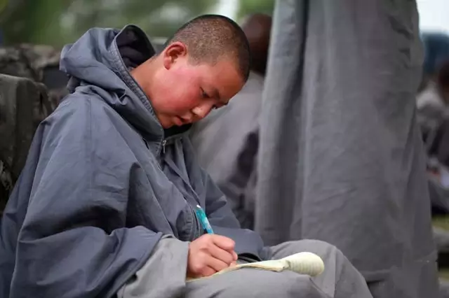 中國真正的尼姑生活...看得我心頭一震!怎麼跟我知道的不一樣?