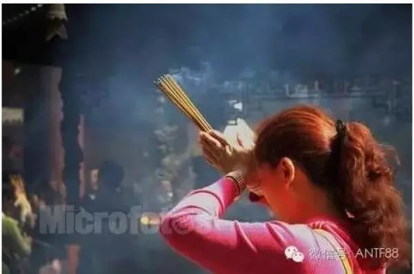 燒香拜佛時千萬不要亂說話, 說這句話最靈!