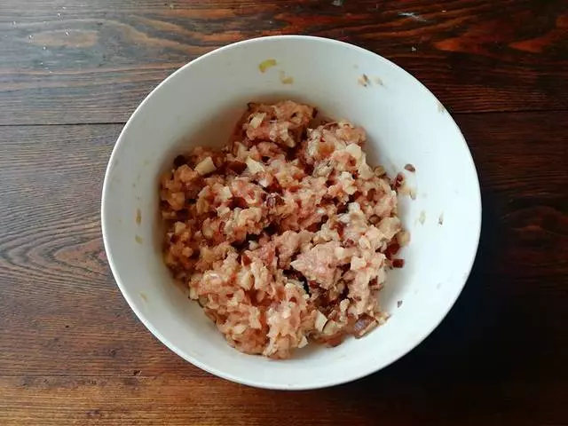 教你一個豬肉的簡單做法,少油又健康,吃著香嫩~