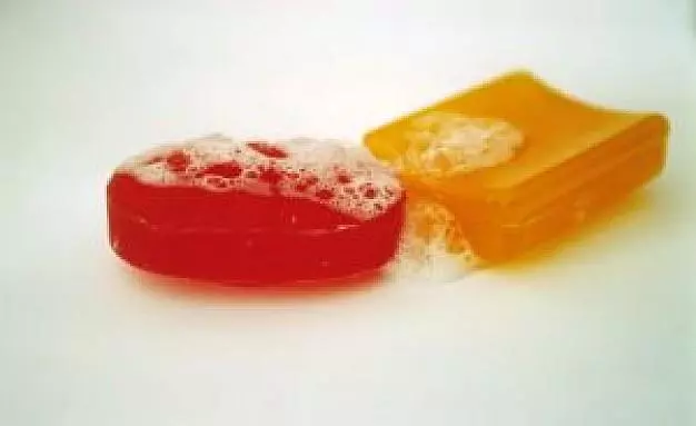 鍋用久了底部油漬難除?這4個小方法,能讓你省下不少力