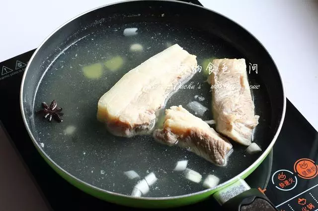 香噴噴的——醬肉大包子