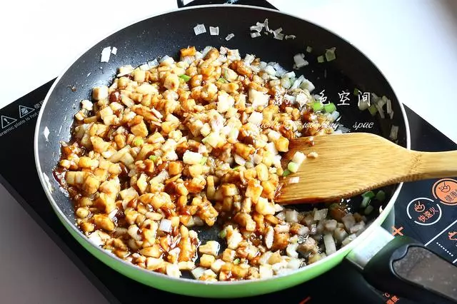 香噴噴的——醬肉大包子