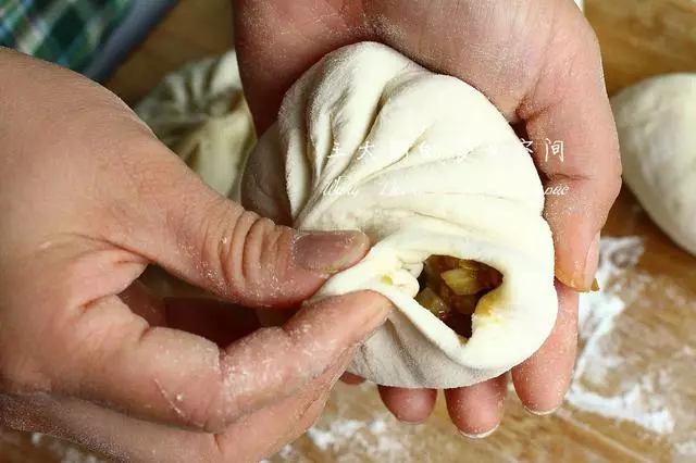 香噴噴的——醬肉大包子
