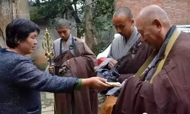 這樣的寺院你可曾去過?出家人不要錢、不收錢、不摸錢......