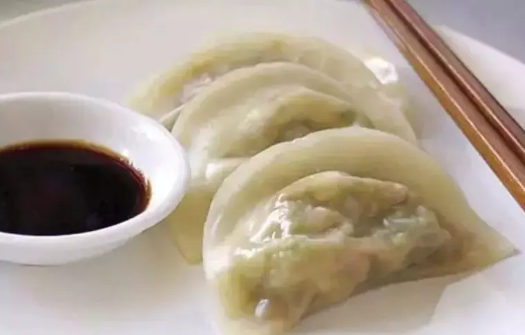 煮餃子的時候放這2樣,餃子不但不會壞,還會變的更加光滑鮮美