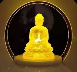 學佛人千萬不可以躺著看經、聽經、念咒!