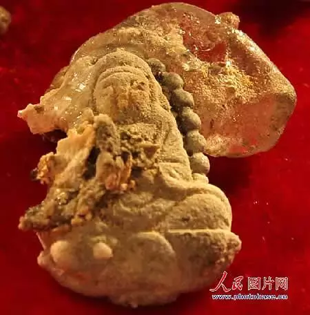 94歲高僧圓寂後,驚現觀音形象舍利子震撼全球!