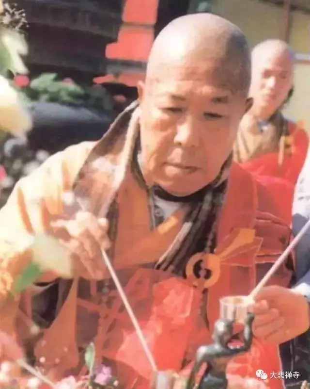 你若會念這兩個咒,他就是下什麼蠱也不怕!