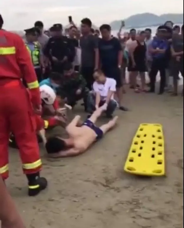 遭魟魚毒刺插小弟弟!醫護人員當機立斷「當場切掉」喀擦一聲... 網:看著都疼 (影)