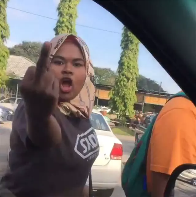 【最新更新】美女遭包頭妹叫人砸車事件!事後美女去報案!警察給他的答覆竟是這樣..!美女都氣炸了!