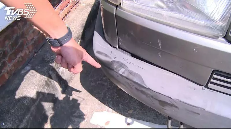 上個月領駕照 18歲騎士過彎壓車摔破頭