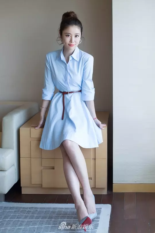 36孫儷和42林心如,同穿襯衣裙,網友:這氣質真不止差6歲!