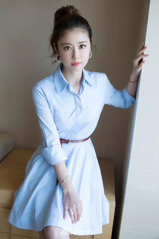 36孫儷和42林心如,同穿襯衣裙,網友:這氣質真不止差6歲!