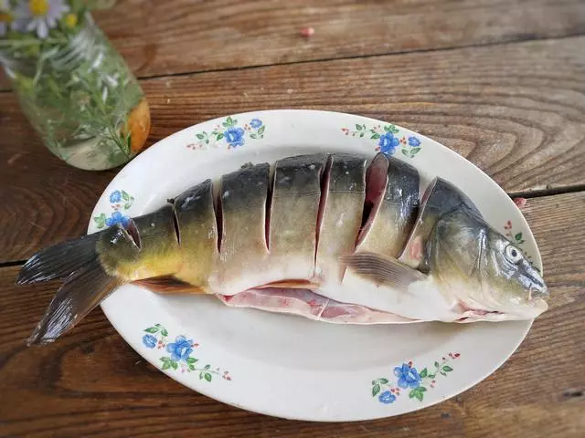老媽經常這樣做魚,好吃下飯,我自己就能吃一條