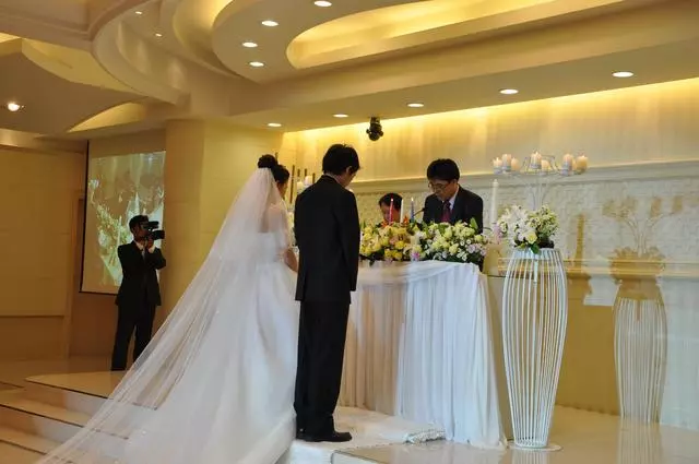 出差一周,請前夫來家照顧女兒,回來推門沒看到女兒,我決定復婚