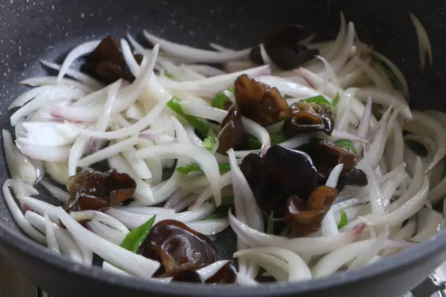 入秋,寧可不吃肉但這菜必吃,1周5回不嫌多,好吃不貴,養生必備~