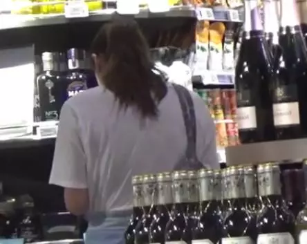 各自安好!黎明享受照顧女兒的時光,樂基兒則買菜煮給老公吃~~~
