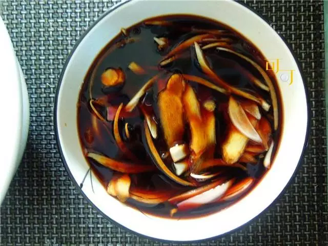 腌一腌,煮一煮,電飯煲燒雞翅就是這麼簡單,入味又好吃,太香了