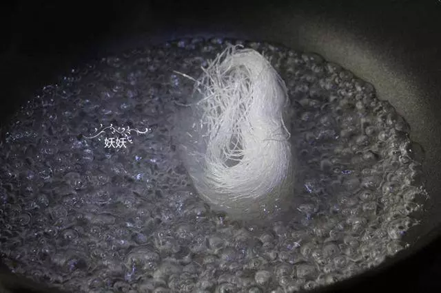 自製川菜經典螞蟻上樹,香辣無敵好吃到哭,一看就會特簡單