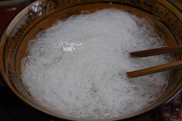 自製川菜經典螞蟻上樹,香辣無敵好吃到哭,一看就會特簡單