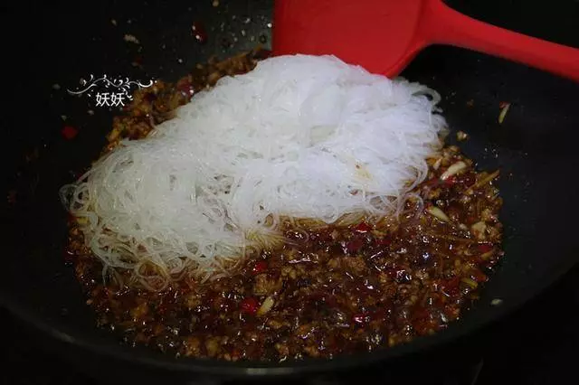 自製川菜經典螞蟻上樹,香辣無敵好吃到哭,一看就會特簡單