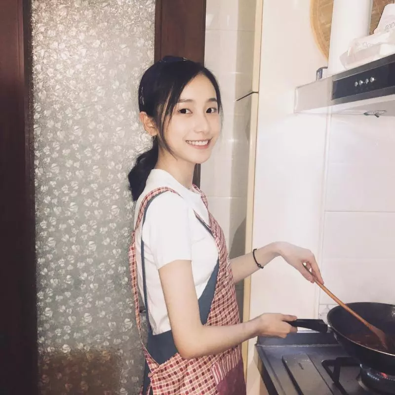 嫻妃的IG裡滿滿的都是食物!《延禧宮略》五大演員本人的 IG 你追蹤了嗎?
