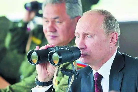 美國慫恿日本向俄開戰,武裝奪回四島,但安倍看到26萬俄軍後慫了