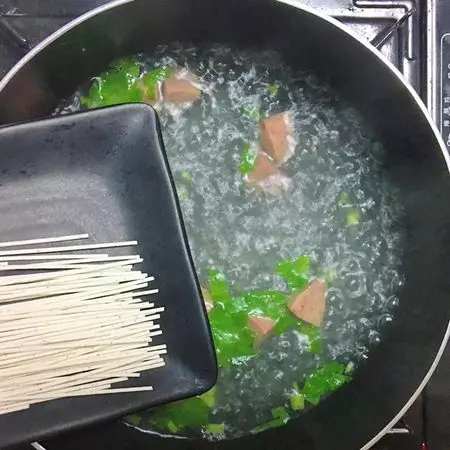 家常麵條做法,牛肉丸湯麵,簡單美味營養