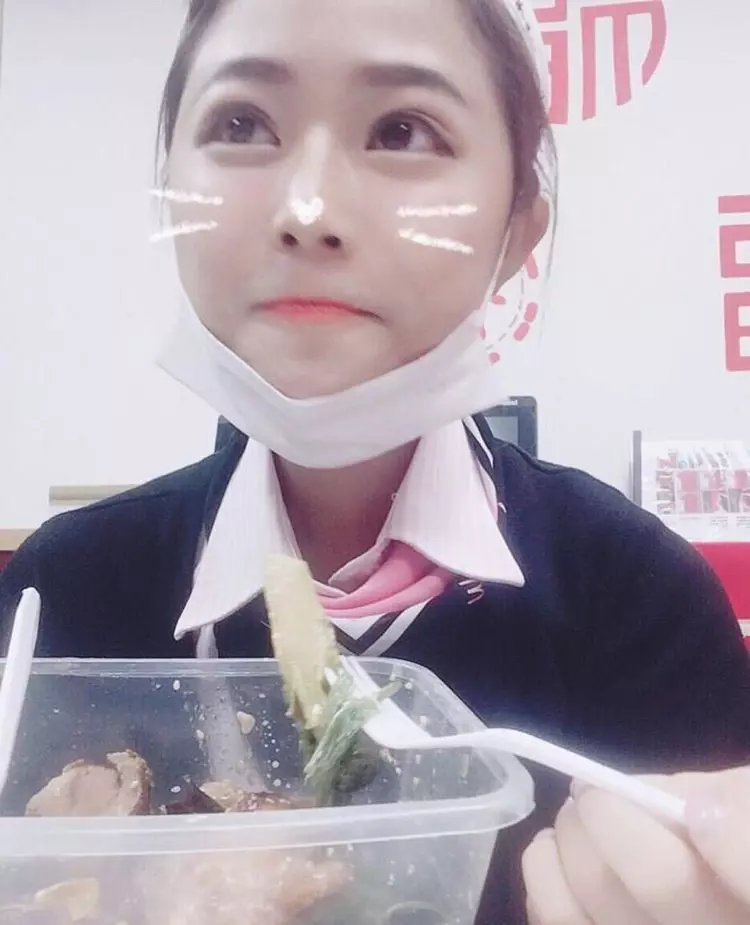 當年爆紅麥當勞「蘿莉女神」去哪了?好一陣子不見的她竟「快認不出」變成這樣!