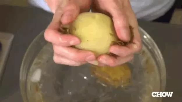 改變你廚房生活的21個烹飪實用小妙招,第10招真的快多了!
