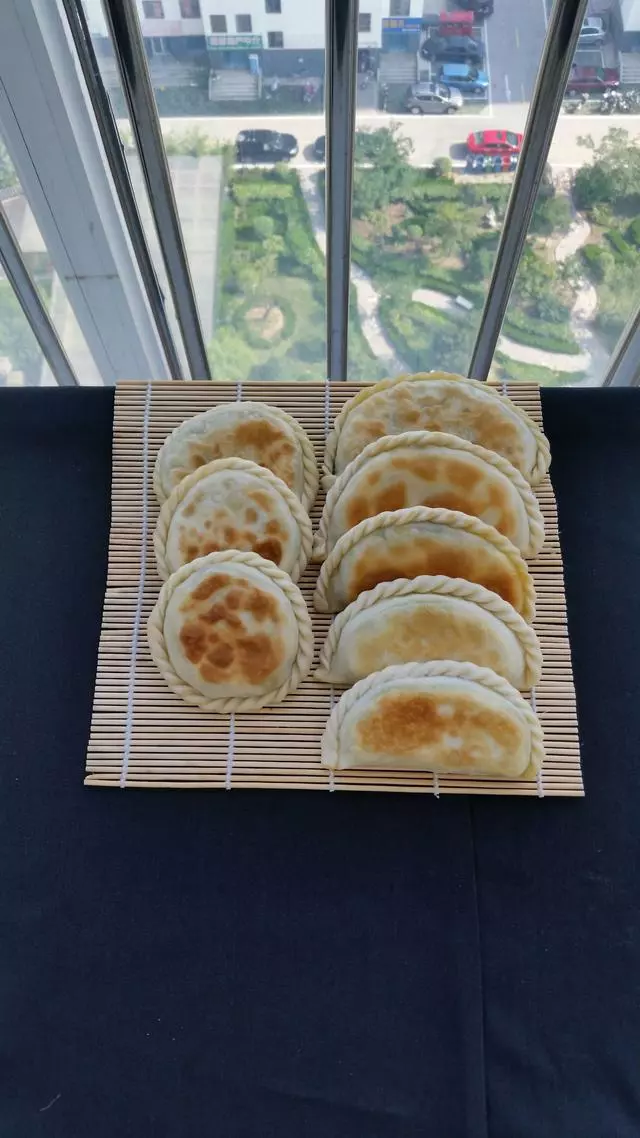 韭菜盒子14種做法,超級好吃,肉餡鮮嫩多汁,老人小孩都愛吃!