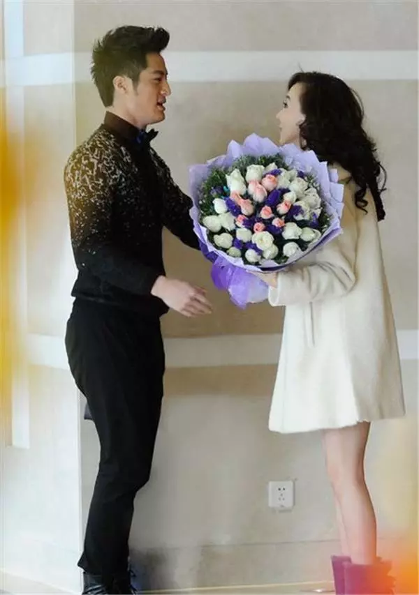 蕭薔「母子戀」曝光:高富帥男友竟然小她那麼多.....49歲的她如今變這樣!